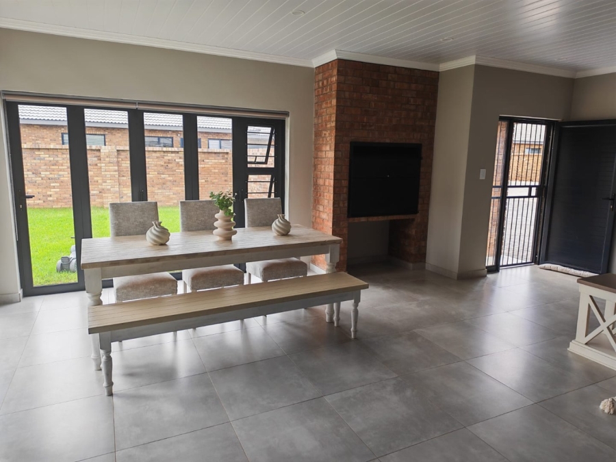 To Let 3 Bedroom Property for Rent in Flamwood North West